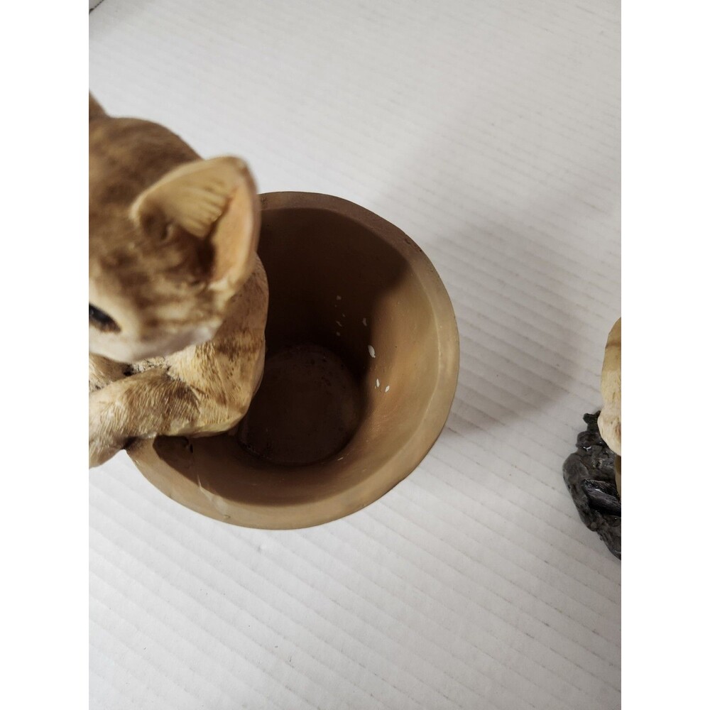 Flower Pot With Cat - Picture 6 of 6